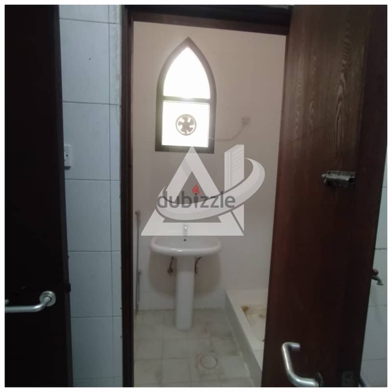 ADV917** luxurious 3bhk+Study Villa in complex in shatti Al qurum 8