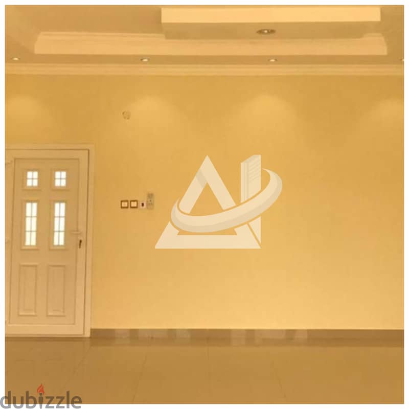 ADV919**Well Maintained 5BHK + Maid Room villa 350 sqm located in quru 15