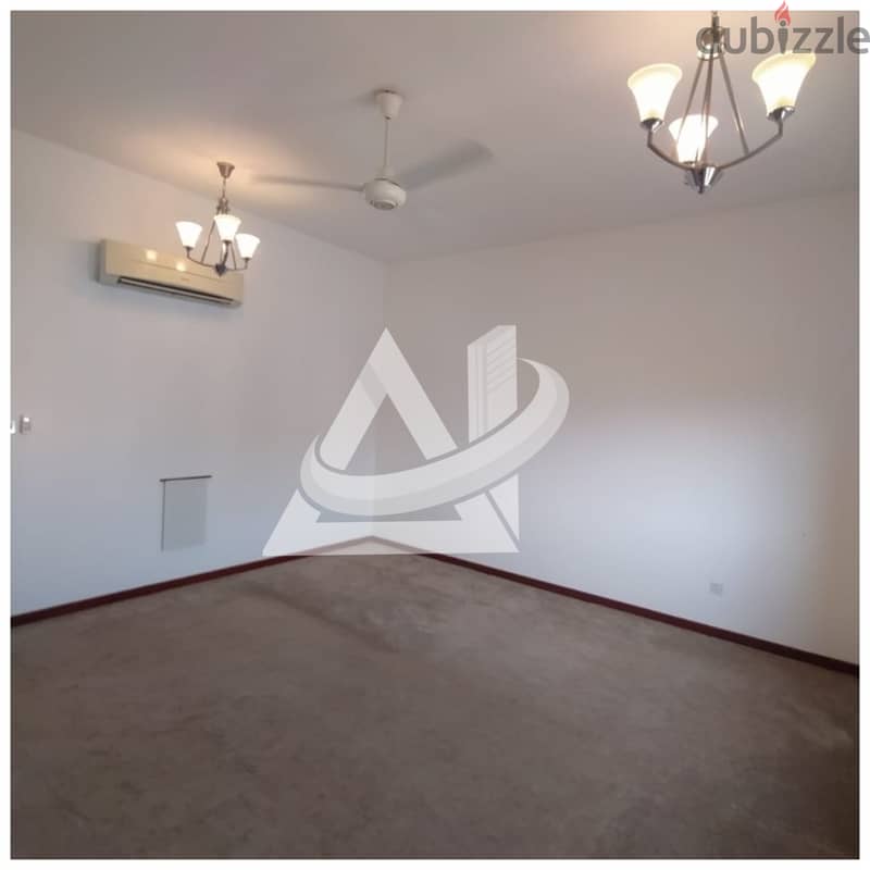 ADV924**  3bhk + Maid's villa for rent in community gated, located in 4