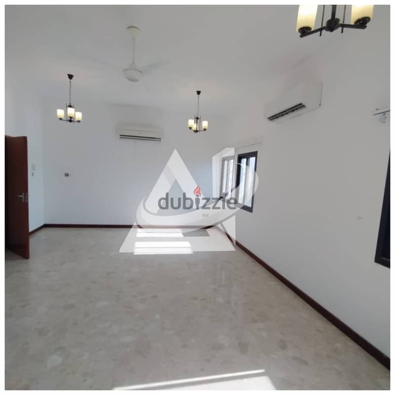 ADV924**  3bhk + Maid's villa for rent in community gated, located in 6