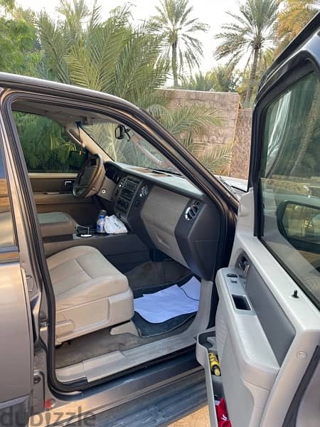 Ford expedition GCC First owner accident free 5
