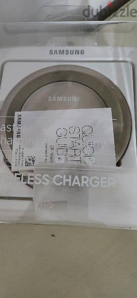 Samsung wireless fast charger in original box 2