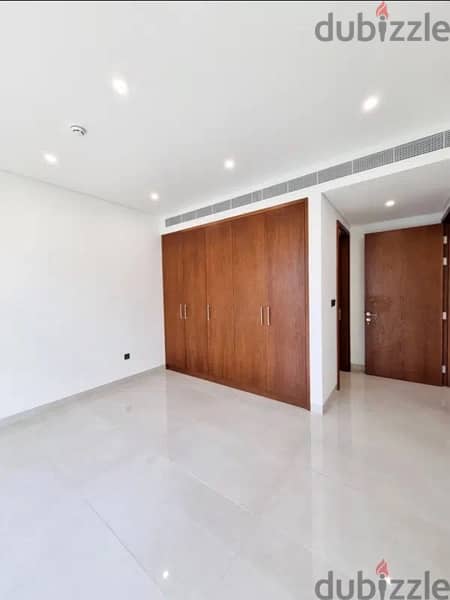 Corner new Two Bedroom appartment for rent in Lagoon residence Al Mouj 5