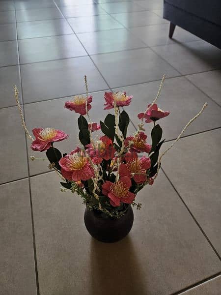 Flower vase. 0