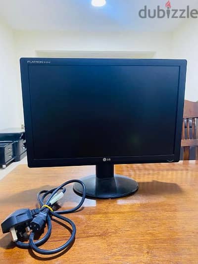 LG FLATRON COMPUTOR MONITOR WITH FREE CONNECTOR