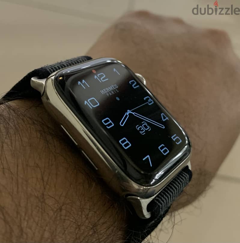 Hermès Paris Apple Watch Series-4 44mm Cellular Stainless Steel 4