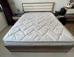 Queen Size Bed With Mattress 0