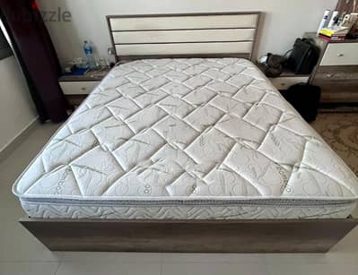 Queen Size Bed With Mattress