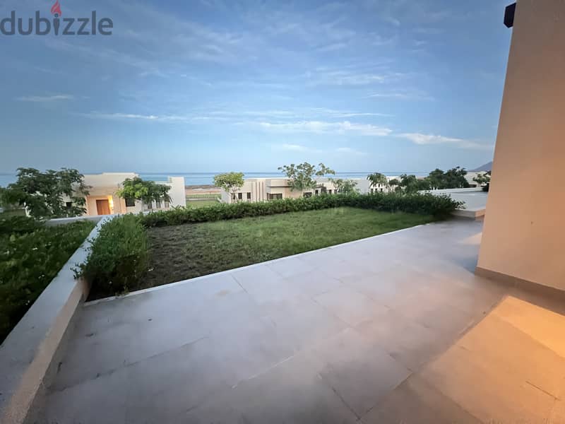 New Beachfront Villa, Jebel Sifah | فيلا جديدة على البحر، جبل سيفة 1