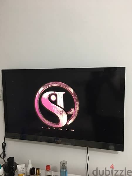 42 inch sonytv with apple tv 1