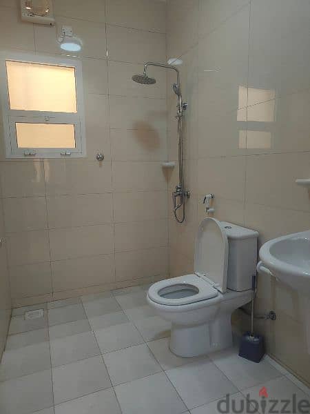 Fully Furnished 2 Bed's Flat with WiFi in Al Jiffrah Sohar 4