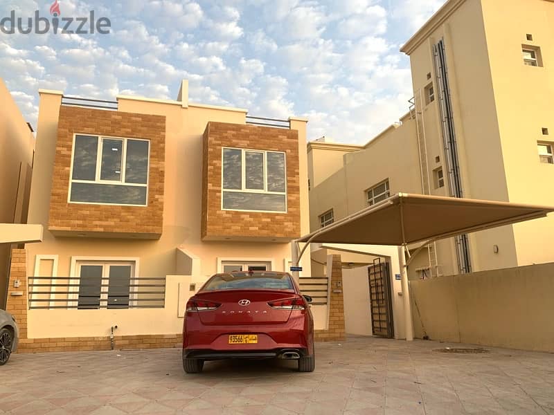 luxurious villa for rent in Al Qurum near to PDO company 0