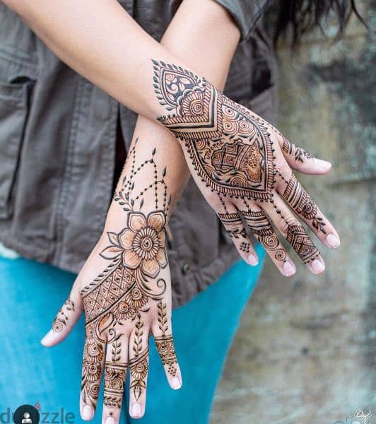 Henna designer available for Home Services 3