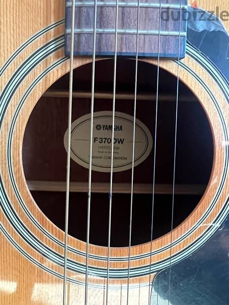Yamaha F370DW Guitar (Includes an amazing bag) 5