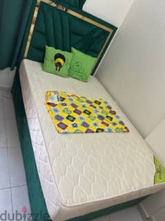 beds for sale  سريرين للبيع