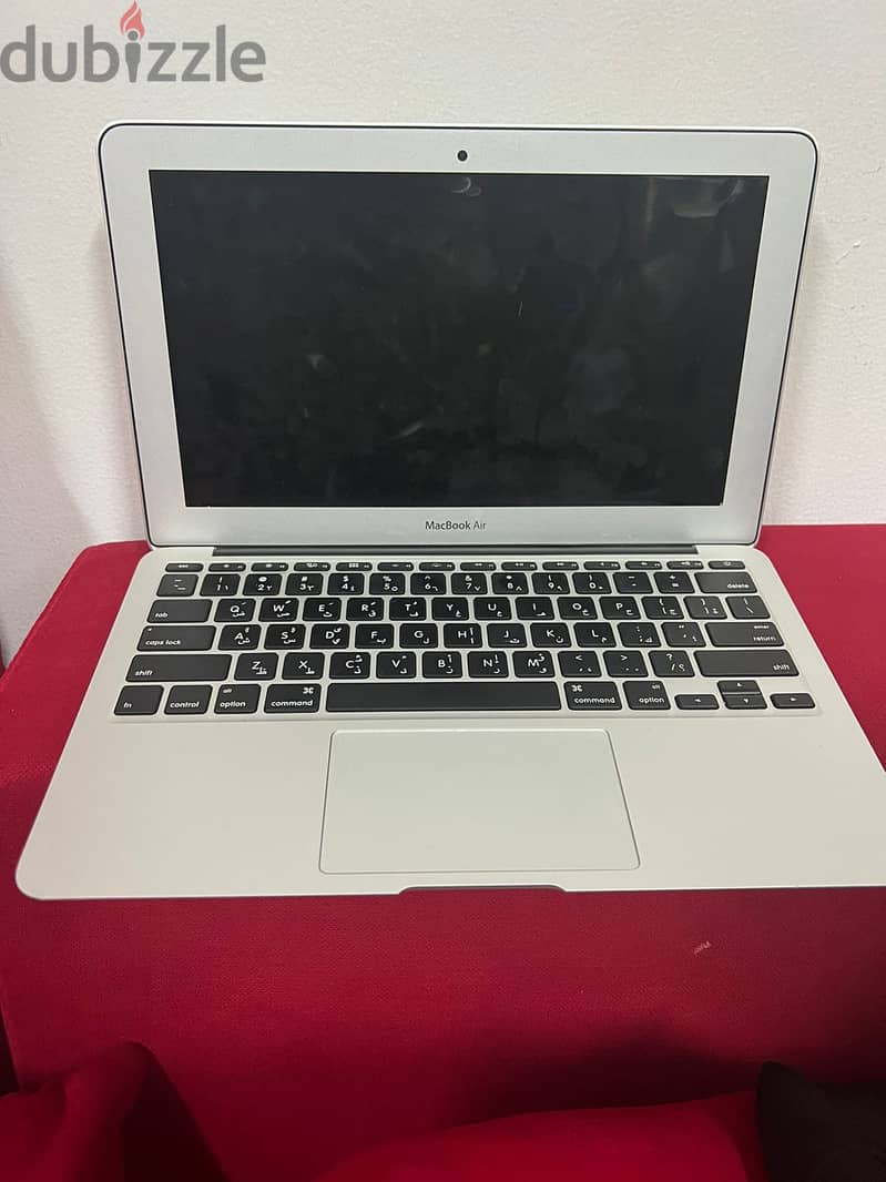 Macbook Air 11 inch early 2015 mint condition 3