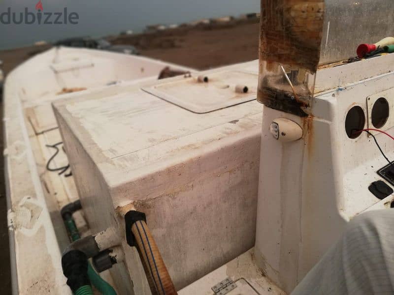 قارب مسطح 33 قدم مصنع وادي حام كلباء 2017 القارب فية محياة للسمك الحي 6