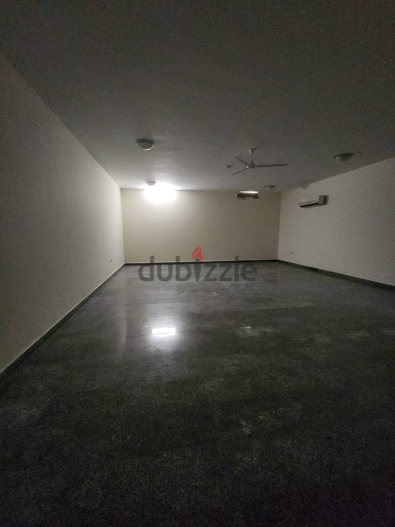 3Ak14-Clean 5BHK villa for rent in MQ close to British Council. فيلا ل 15
