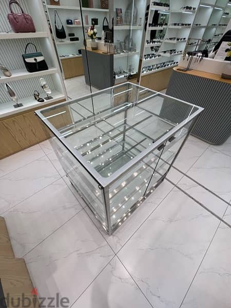 product glass display 2