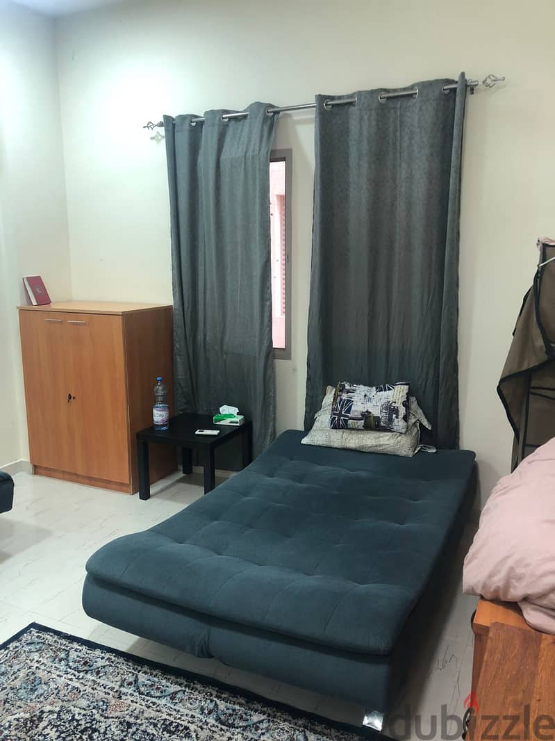 1 Single Room with attached washroom and sharing kitchen avaialble 3