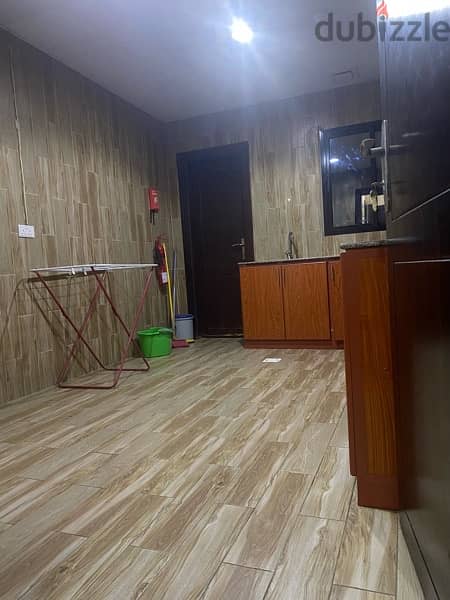 شقة مؤثثة فاخرة للايجار ببوشر بالقرب مستشفي مسقط 2