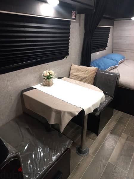 Caravan with outdoor seating for rent 1