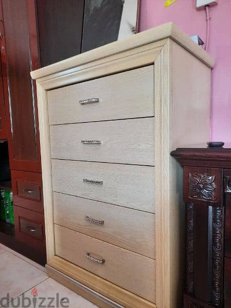 chest of drawers 1