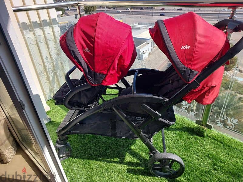 Joie Red Evalite Duo twin stroller . Excellent condition 18