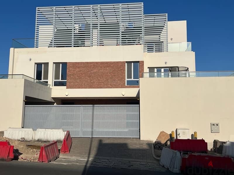 ڤيلا حديثه للايجار ف القرم /villa for rent in qurum 1