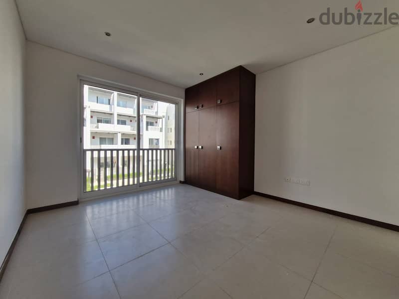3 BR + Maid’s Room Luxury Duplex Apartment in Madinat Qaboos 6