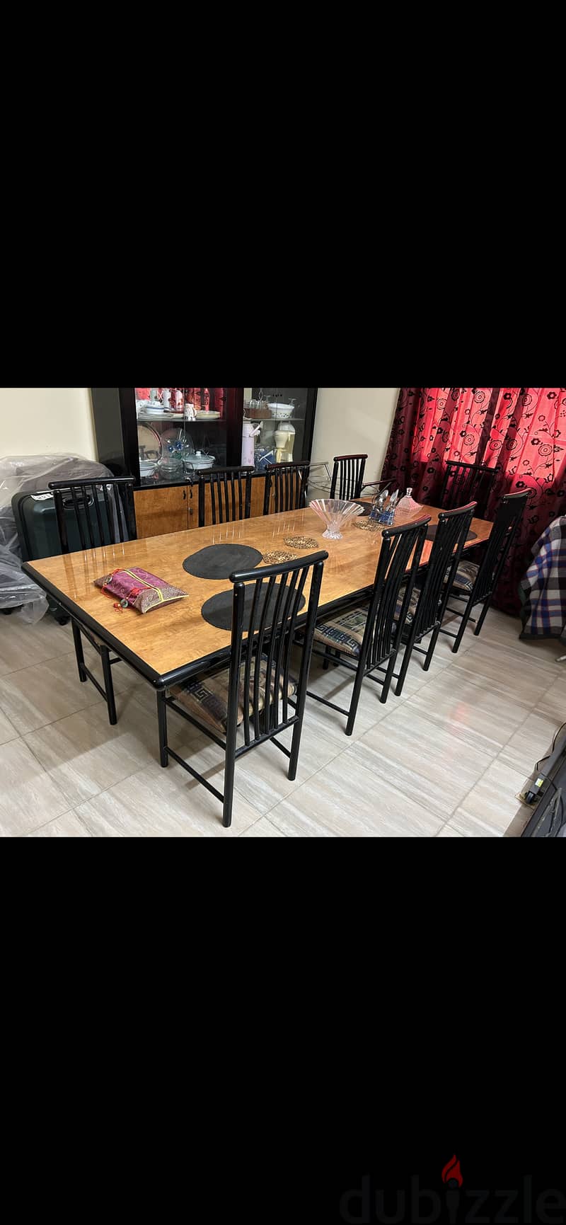 Dinnig table with 7 chairs 1