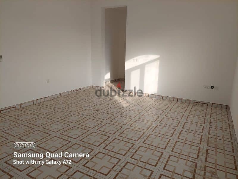 3 Floor appartement for sale suitable for investment 8