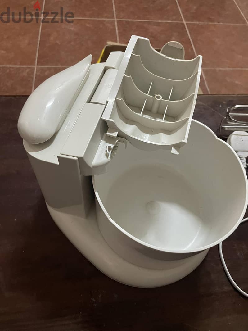 Kenwood - Bowl and Stand Mixer 2