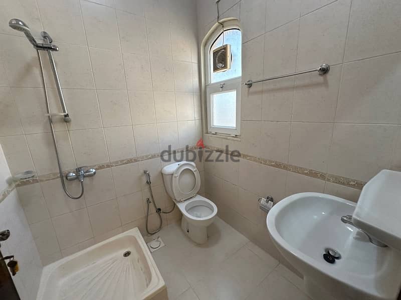 beautiful 3 bedrooms villa in madinat al_sultan Qaboos 2