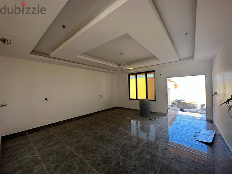 4 BR Villa with Private Pool For Sale in Barka 3
