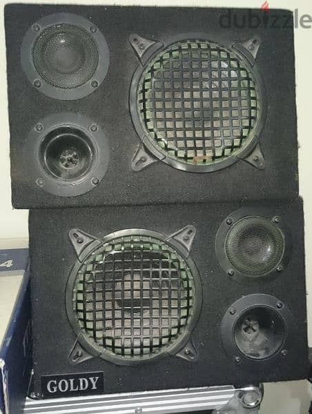 1500 Watts 90 dB 2 speakers 1