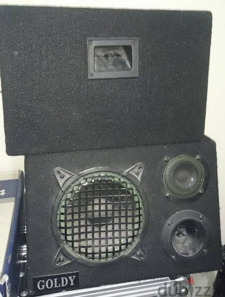 1500 Watts 90 dB 2 speakers 2