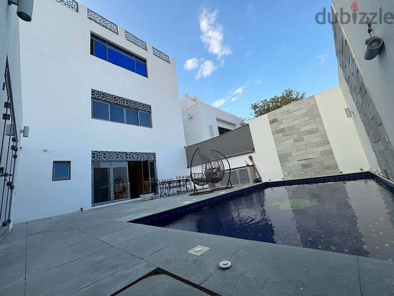 Exclusive! Renovated 5BR villa in shatti qurum for sell and rent 4