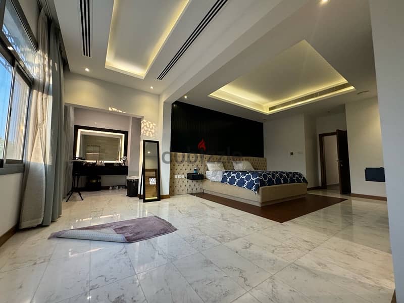 Exclusive! Renovated 5BR villa in shatti qurum for sell and rent 8