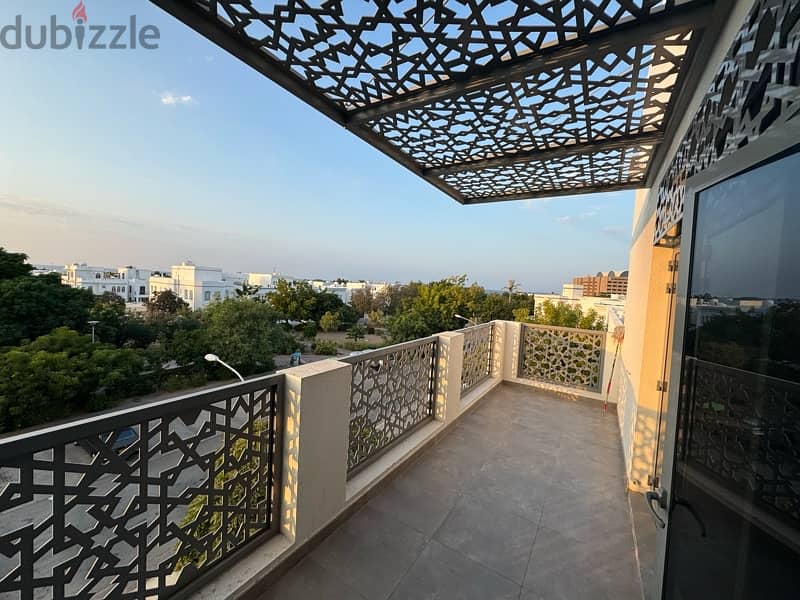 Exclusive! Renovated 5BR villa in shatti qurum for sell and rent 18