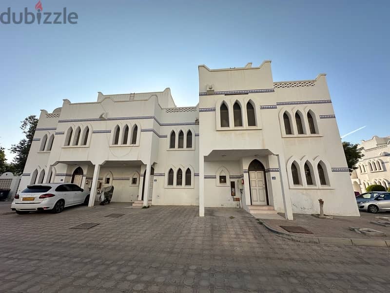 cozy 3bhk villa for reny in shatti al qourum 1