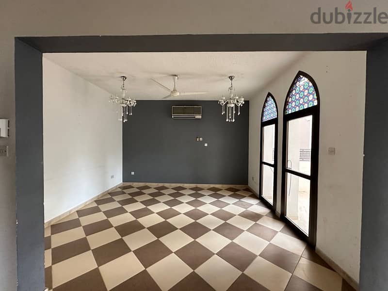 cozy 3bhk villa for reny in shatti al qourum 5