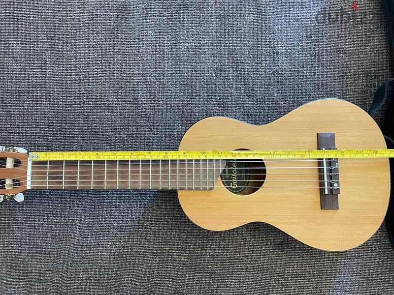 Yamaha GL1 Guitalele 0