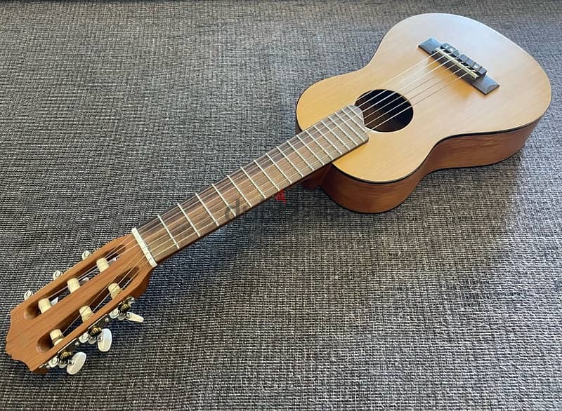 Yamaha GL1 Guitalele 3