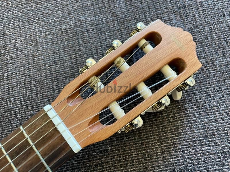 Yamaha GL1 Guitalele 5