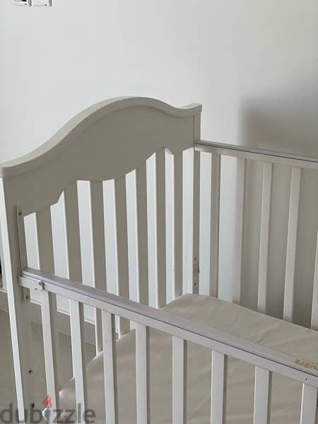 Juniors Charlotte Height Adjustable Baby Crib with Mattress 0