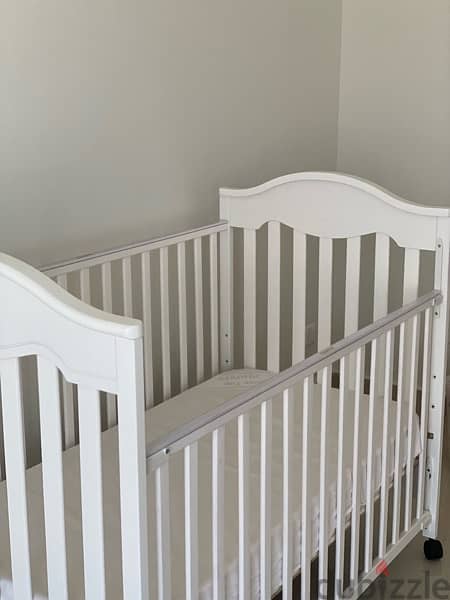Juniors Charlotte Height Adjustable Baby Crib with Mattress 2