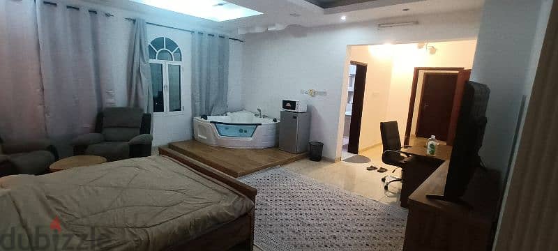 Luxurious room for weekly rent for 70 riyals and monthly for 195 OMR 18