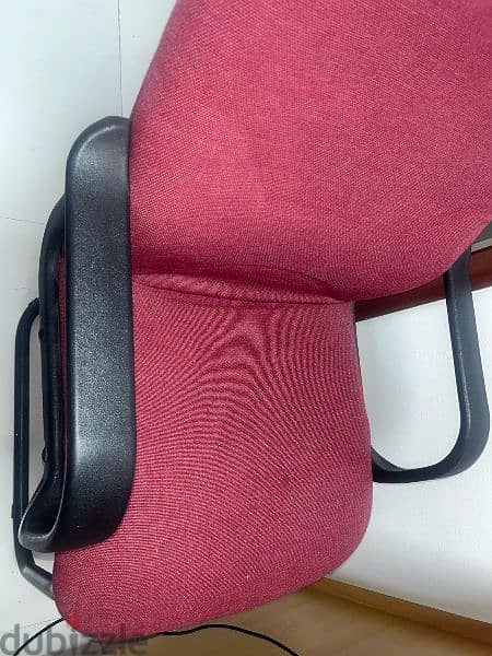 2 pcs chair good condition, comfortable 4