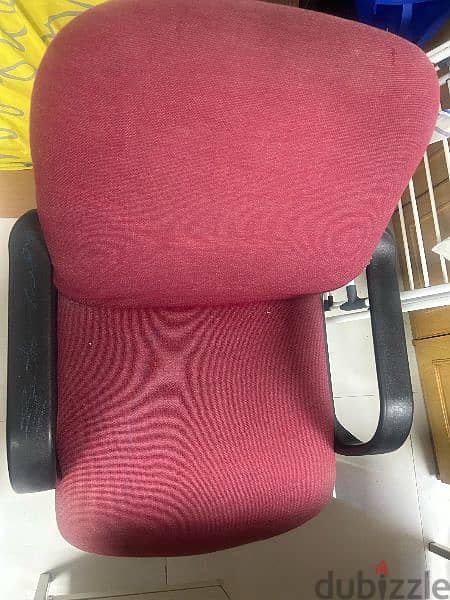 2 pcs chair good condition, comfortable 5